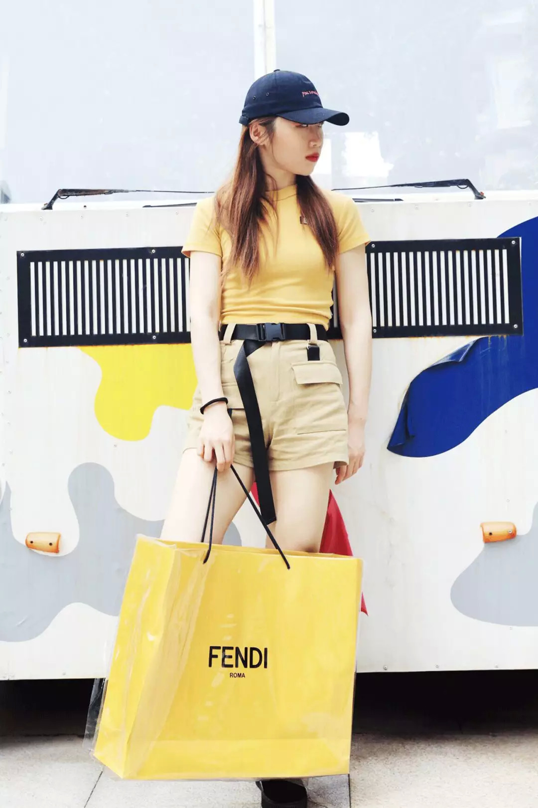 废旧纸袋如何做收纳包包,大牌纸袋斜挎包包改造教程