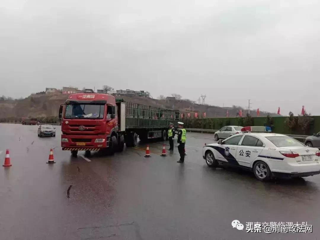 当男孩足球比赛遇上女裁判员,当足球比赛遇到篮球裁判