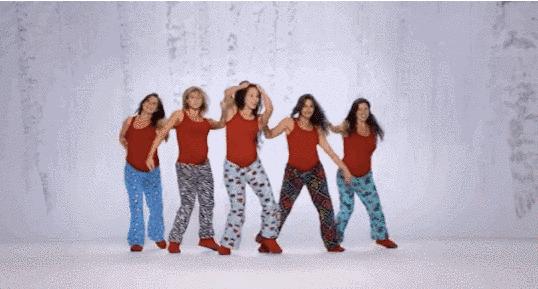 冬日里的漂亮准妈妈