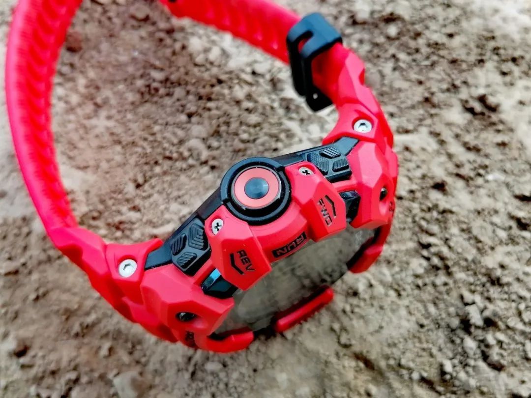 卡西欧gbd-h1000gps功能,卡西欧gbd-h1000有六局电波吗