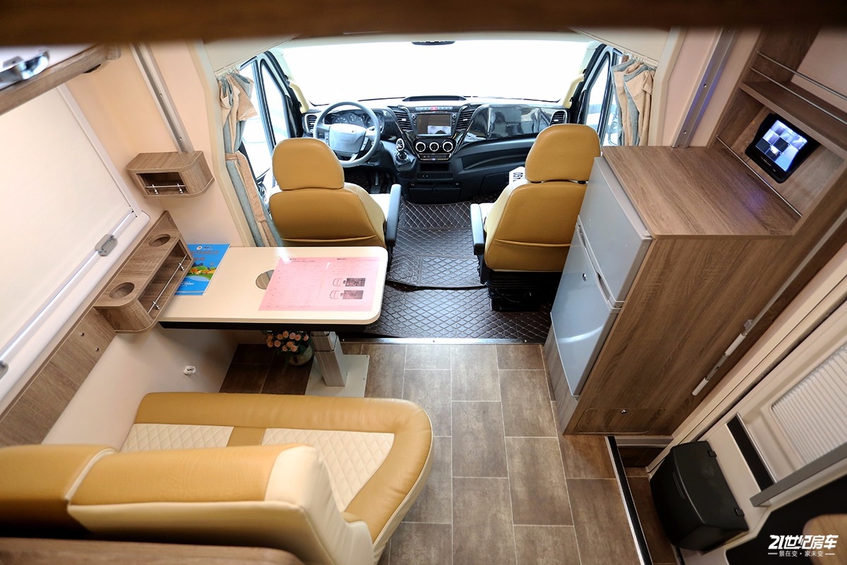 霍夫勒逸翔房车小额头,霍夫勒逸翔小顶房车