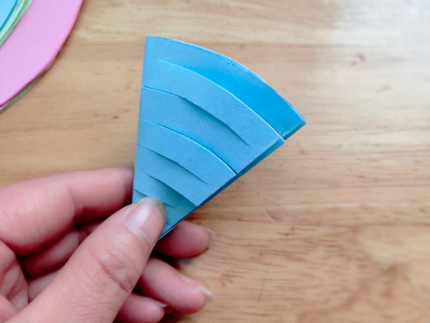 手工拉花装饰幼儿园教室,新年环创手工拉花