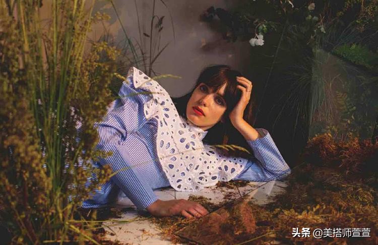 纸片身材妹子平胸大作战，拜托了复古风来助攻