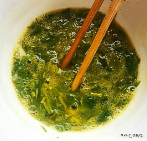 香椿炒鸡蛋正确做法先别着急下锅,香椿炒鸡蛋用不用先把香椿煮一下