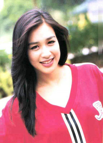 45岁李玟为讨好富豪老公欢心,李玟曾饱受离婚困扰