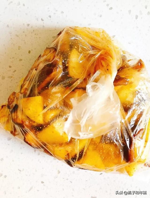 蒜香黄油烤土豆简单易做,烤箱烤土豆蘑菇