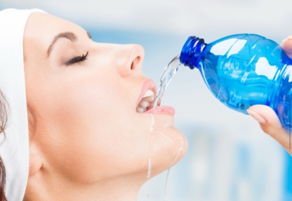 脸部皮肤干燥缺水补水最快的方法,皮肤缺水怎么补水效果最好