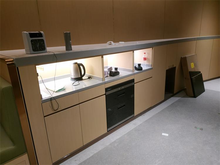 海底捞小桌中桌大桌坐多少人,海底捞8人桌花多少钱