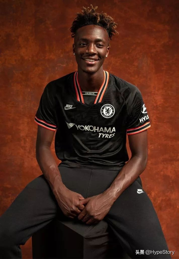 球衣穿搭秋天,球衣穿搭选什么版本