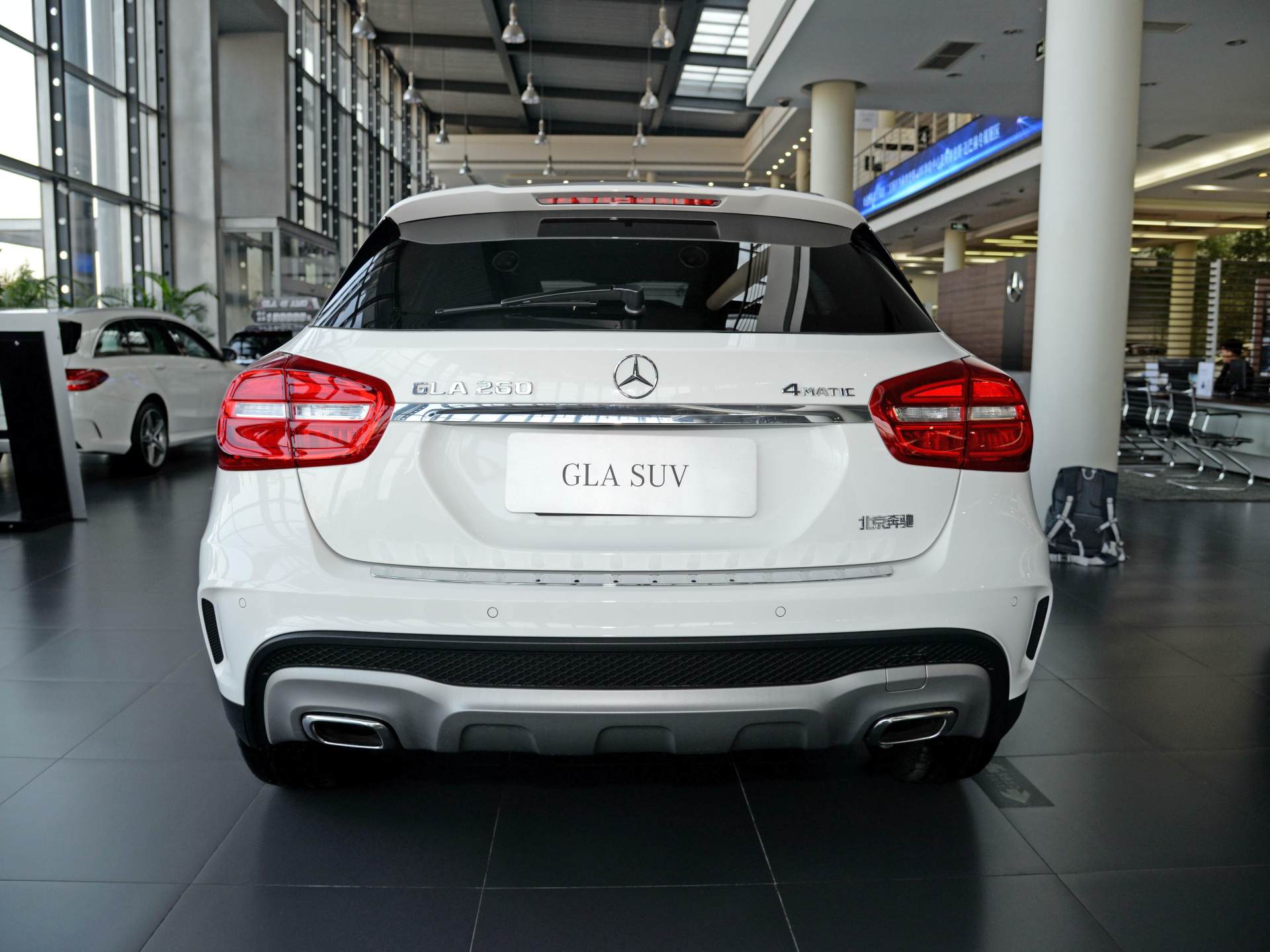 全新2020款奔驰gla值不值得购买,奔驰gla降价对其他的车型有冲击吗