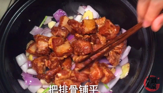 排骨一煮就柴,排骨一煮就发白