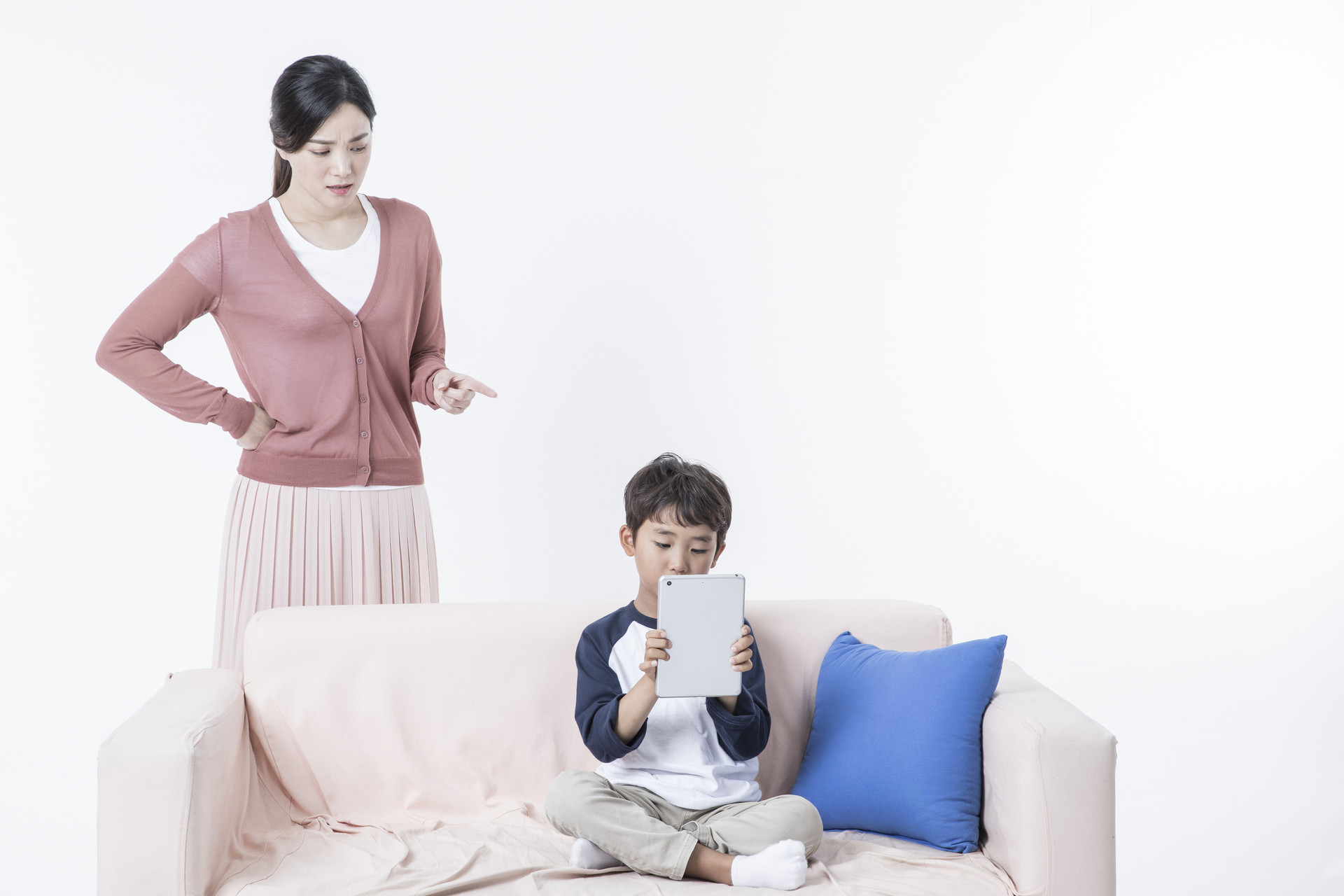 孩子外出玩得不肯回家?比起生拉硬拽,巧用“数字学”娃自觉回家