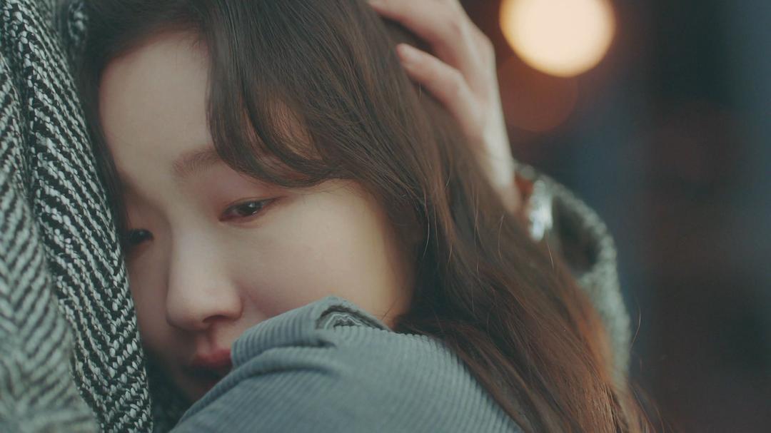 IU未P图遭狂嘲，Lisa素颜被骂“东南亚丑女”：离开滤镜脸崩了？