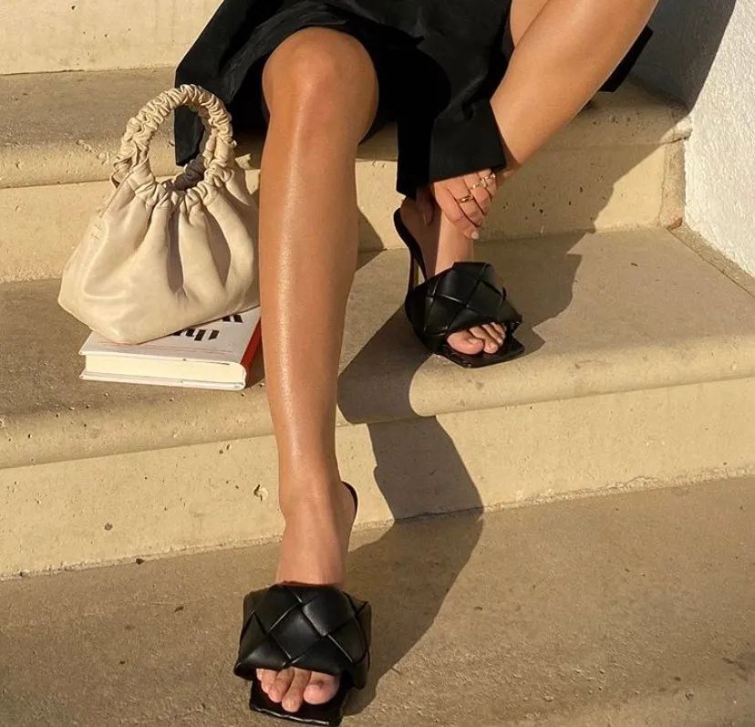 今年最流行的方跟凉鞋,又好看又好穿的凉鞋