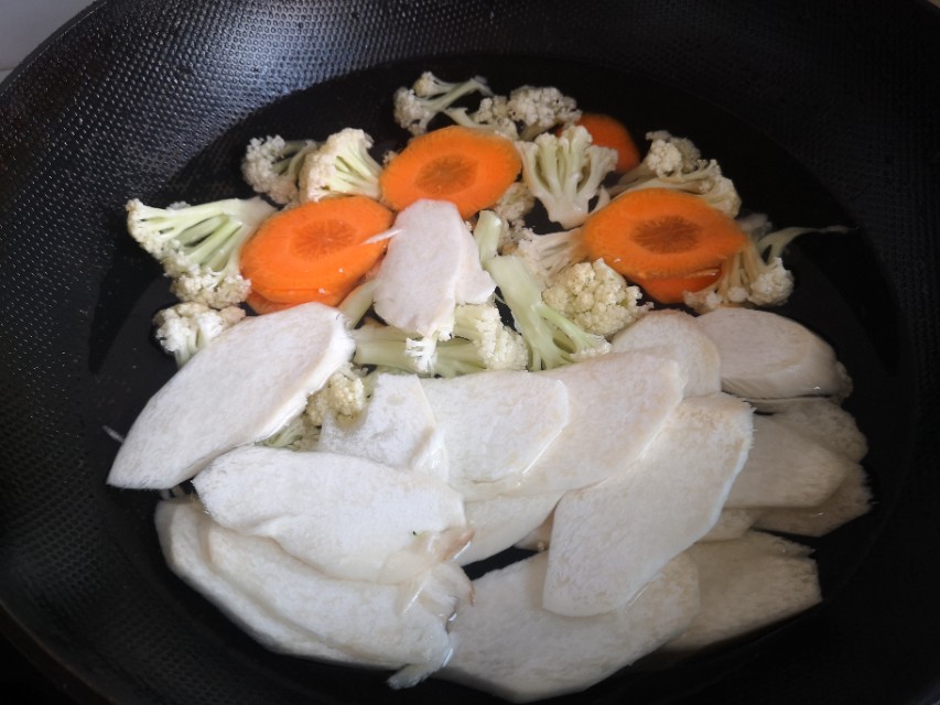 有虾有蟹的麻辣香锅做法,麻辣香锅有肉有海鲜怎么做