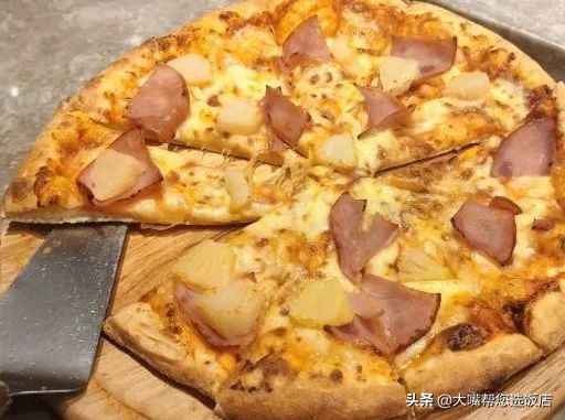 #吃遍大连#披萨的诱惑!一个蕴藏着芝士力量的神物