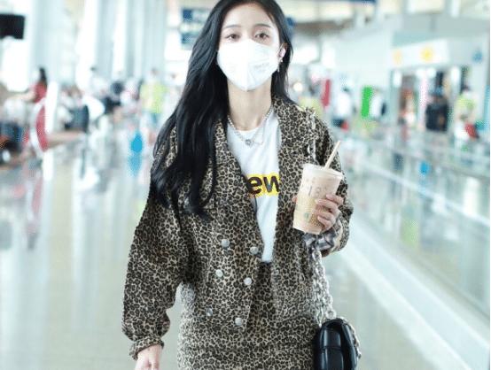 短裤搭配什么靴子显腿长,搭配靴子的显瘦裤子