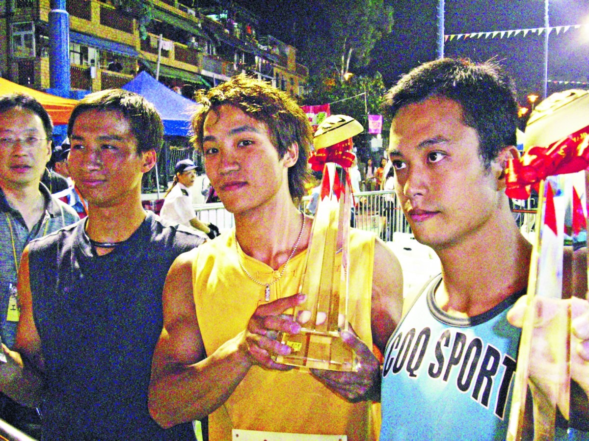 今年最励志的港片,世界排名第8的攀岩选手,却遭遇车祸下身瘫痪