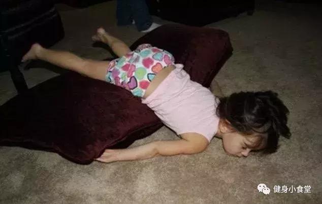 坐久了肩颈腰痛，那么站立式办公，是不是拯救上班族的良药？