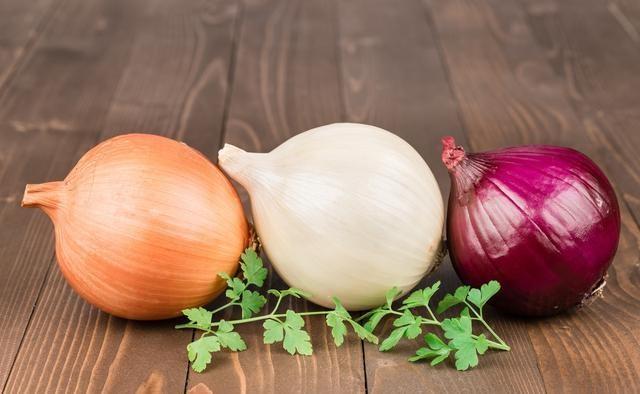 狗狗禁止吃的20种食物列表,狗狗不能吃的6种蔬果养狗须知