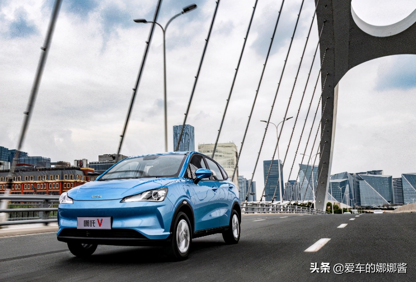 推荐长续航智享版哪吒v购车指南,哪吒v新能源汽车售价多少钱