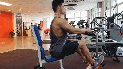 如何通过健身矫正含胸驼背