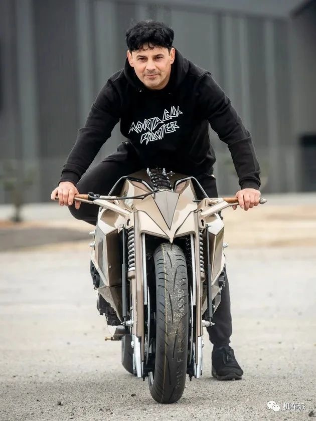 铃木盗匪600极速,定制改装铃木隼