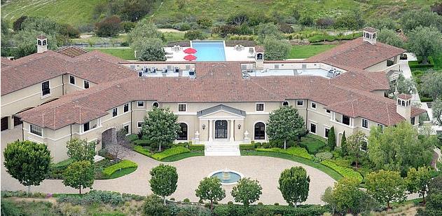 梅根哈里兼职王室,哈里帮梅根找活动