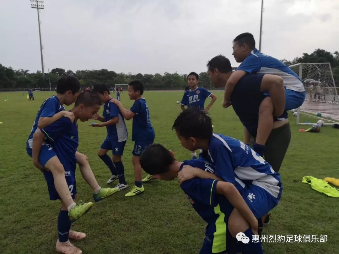 惠州青少年足球培训班,昌平青少年足球训练营在招生