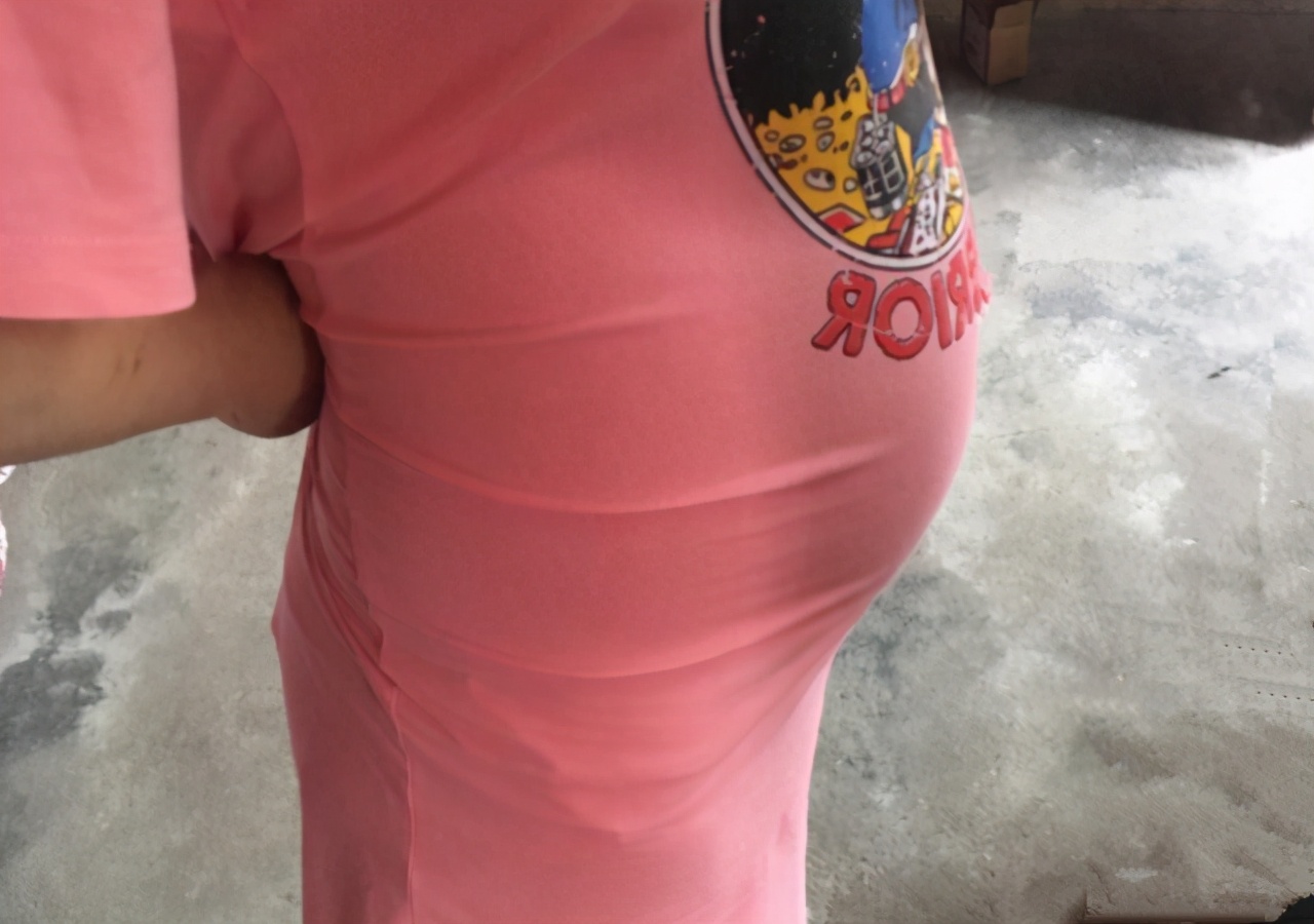 孕中期子宫膨胀是什么原因,孕中期肚子感觉到有些膨胀