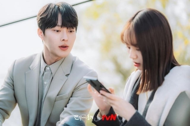 韩剧超有氛围感的cp神图,心惊肉跳的同居韩剧在线免费观看