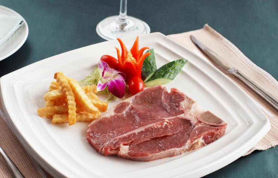 t骨牛排的来源,t骨牛排是西冷么