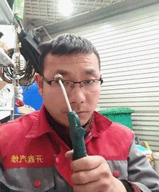 39张搞笑车祸动图,交通事故搞笑gif动图