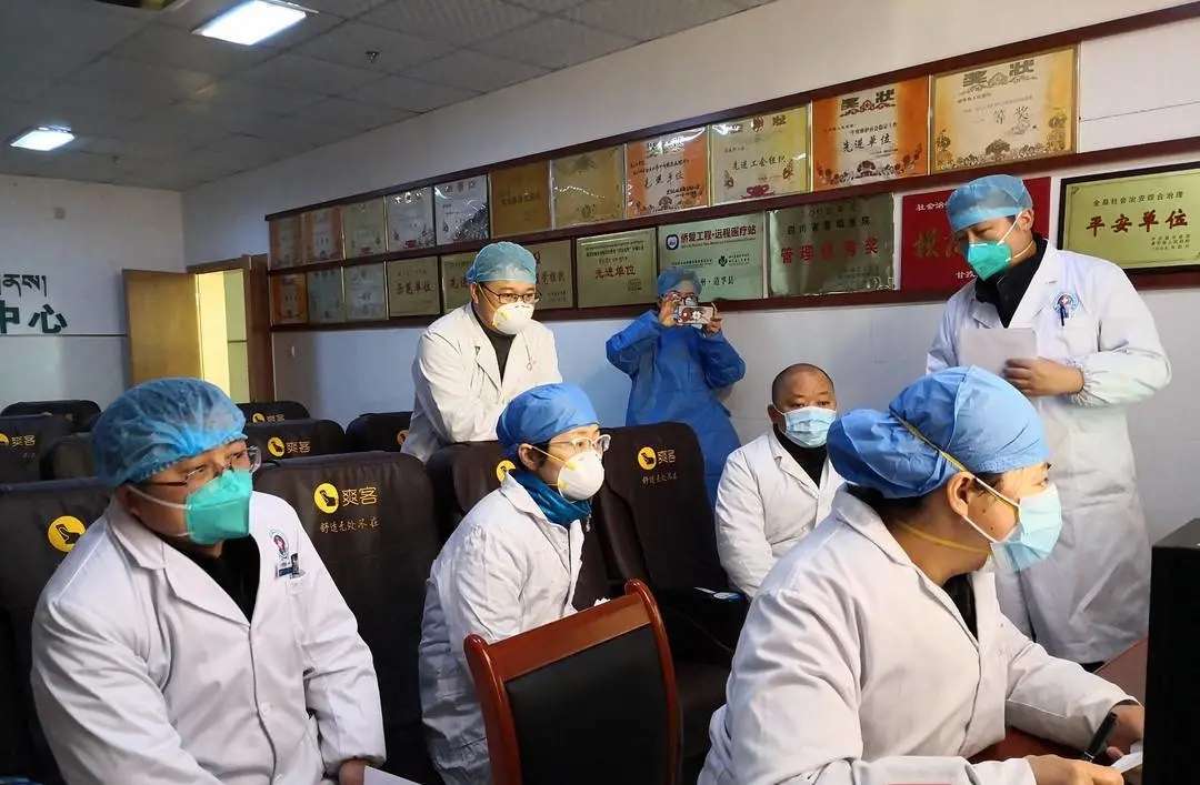 表扬医务人员坚守岗位的句子,致敬坚持在岗的医务人员