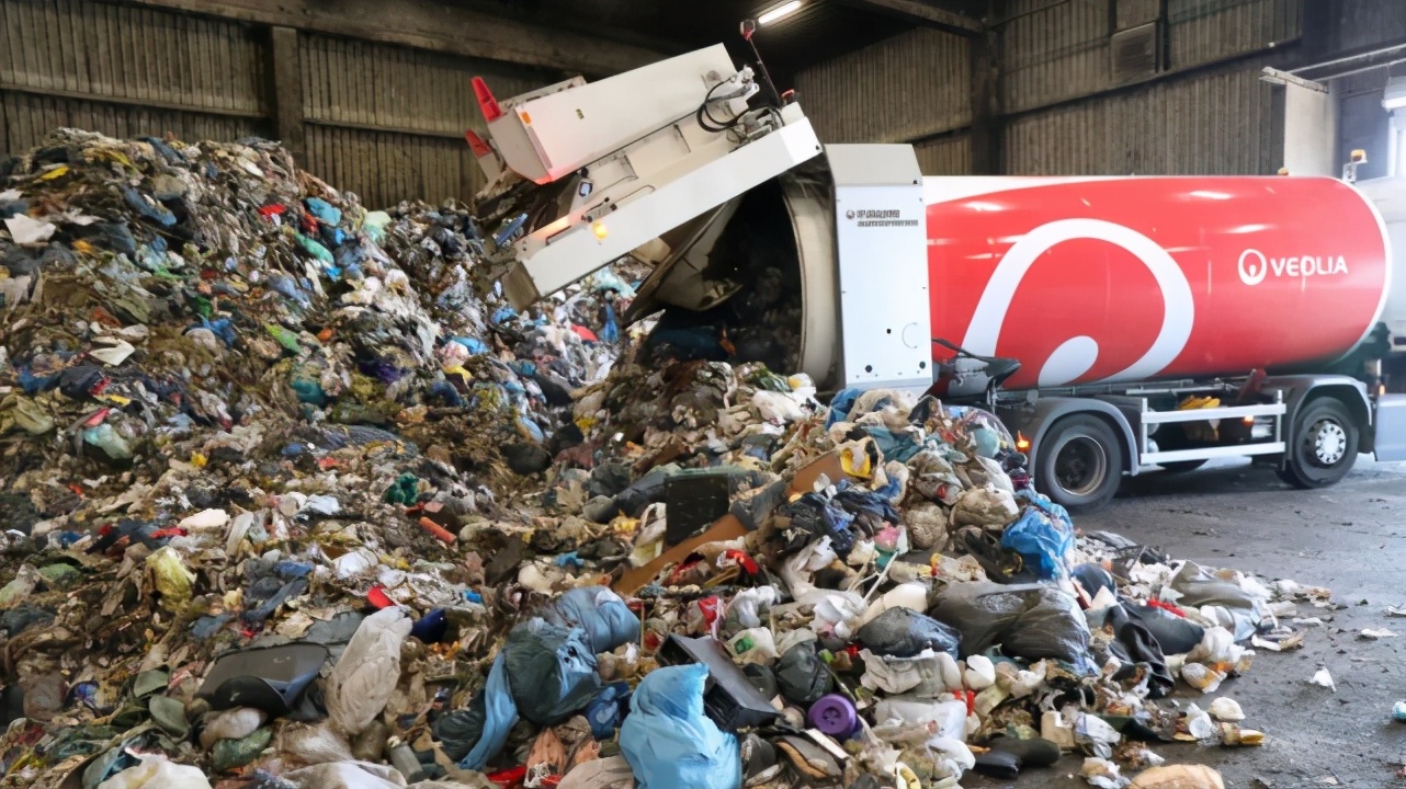 要在中国围堵中国，威立雅进入后，是如何卡着1亿国人喝水问题？