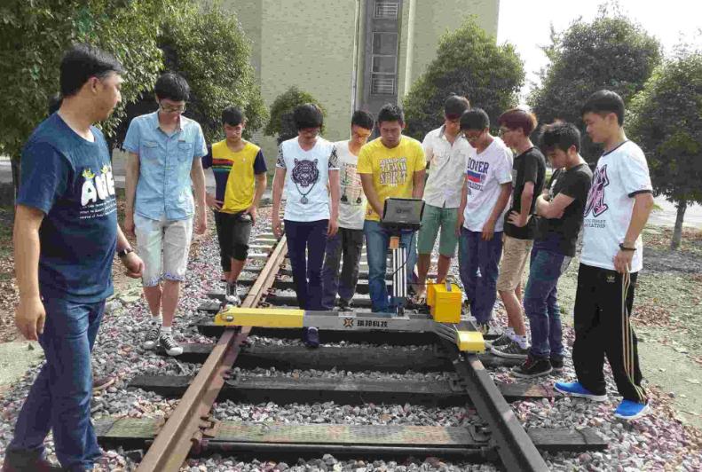 读大专还不如读中专,大专好还是复读好