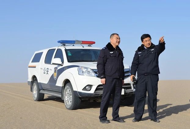 自制土枪、“黑卡”联络、现金交易，甘肃敦煌4名男子非法售卖濒危野生动物上庭受审