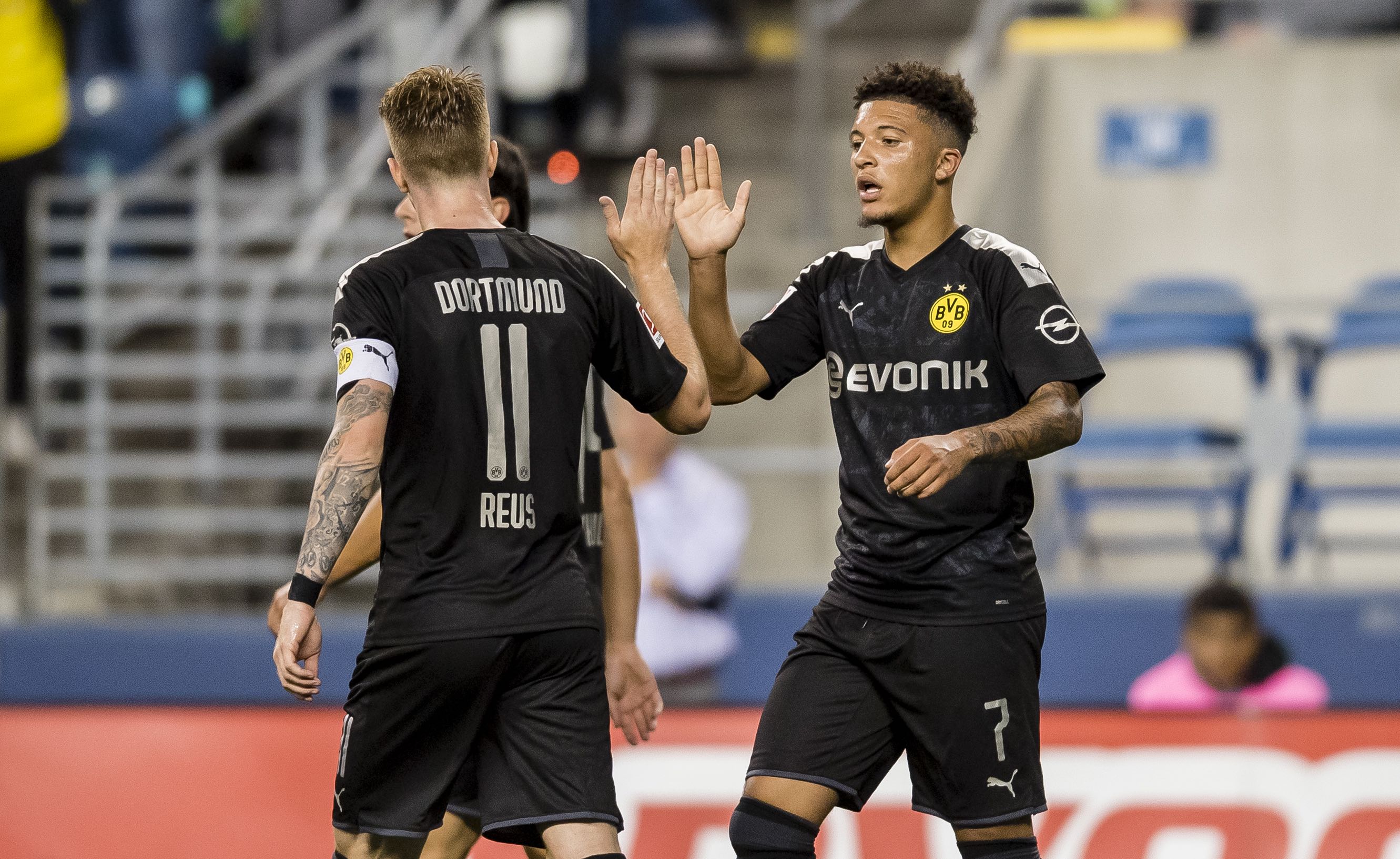 20岁的桑乔图片,19岁多特桑乔