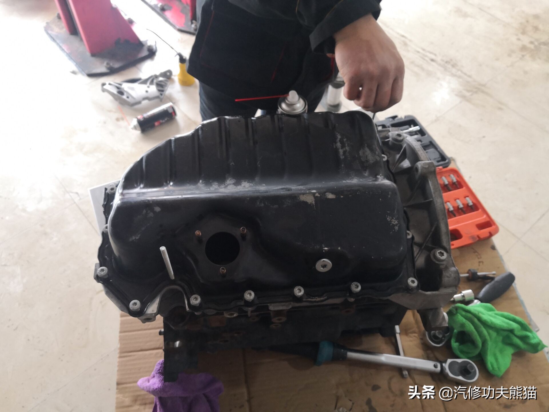 斯柯达昊锐发动机烧机油大修,18款的斯柯达为什么烧机油