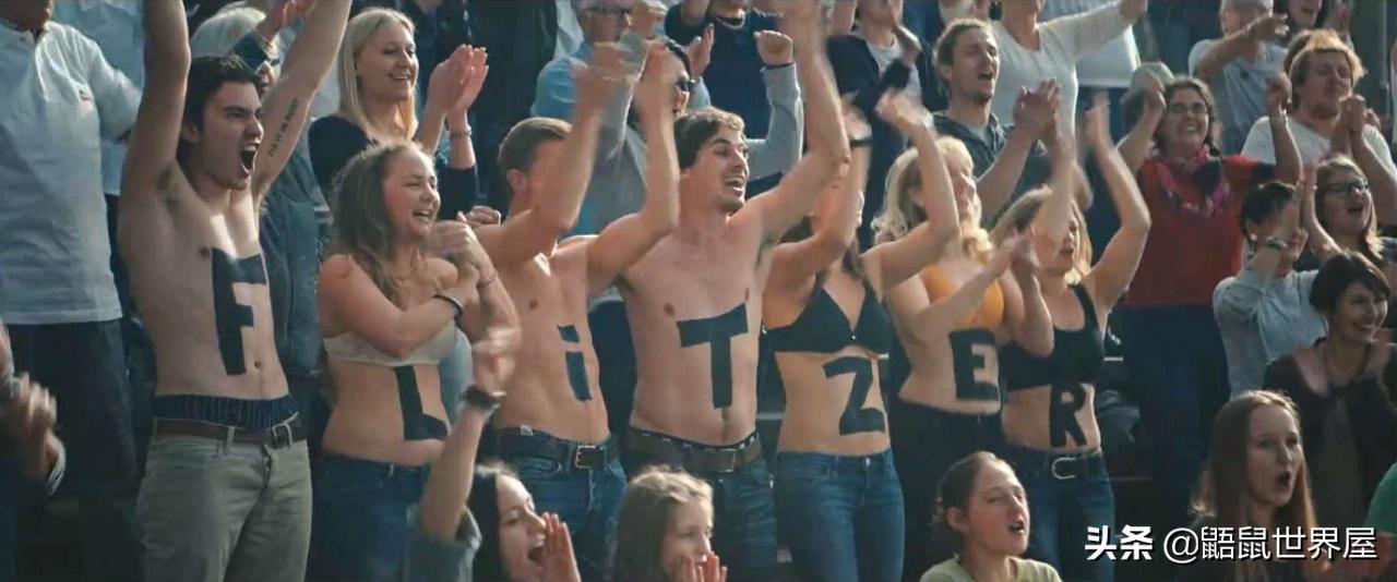 看到一半才发现是经典之《球场裸奔培训班》