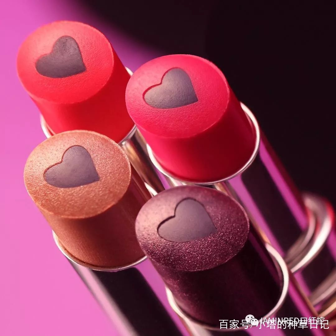 美女化妆涂口红高清自拍,99%的女生涂口红都会犯这个错误