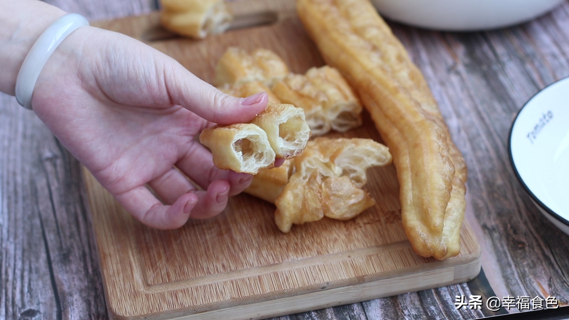 油条炒菜法简单又好吃,油条做菜怎么做好吃又嫩