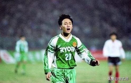 同一年进入国安,二十多年后南方醉驾断财路,他稳扎稳打蒸蒸日上