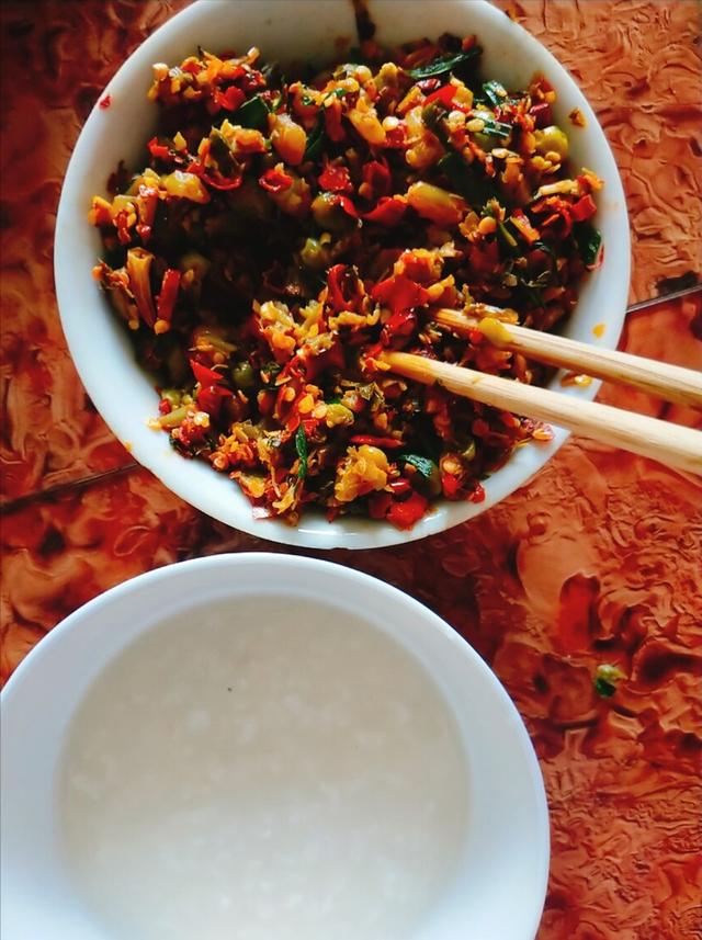 鸡蛋牛奶豆浆哪个营养价值更高,油条配牛奶还是豆浆好