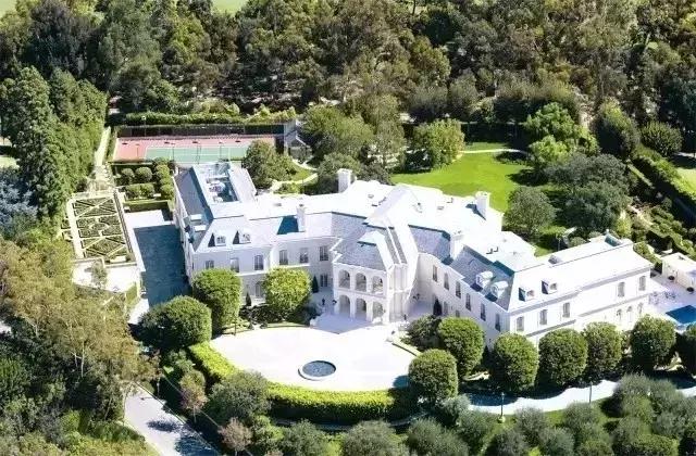 梅西和c罗谁豪宅最好,身价十亿的球星