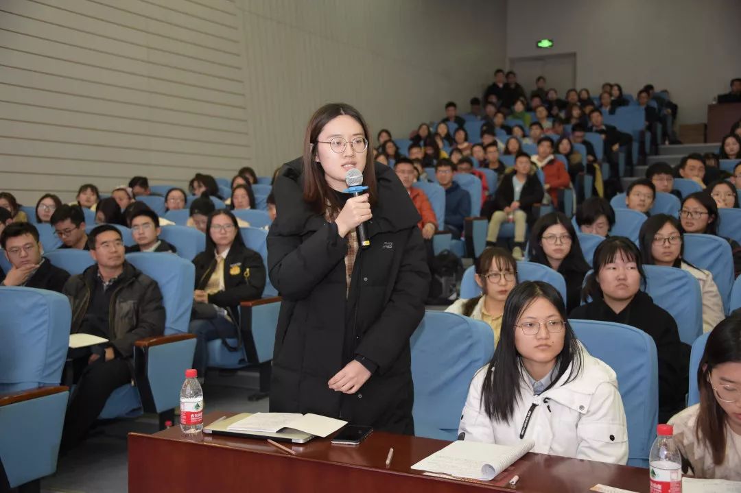 法大学子围绕“四大检察”“十大业务”密集发问，且听法律老学长作答