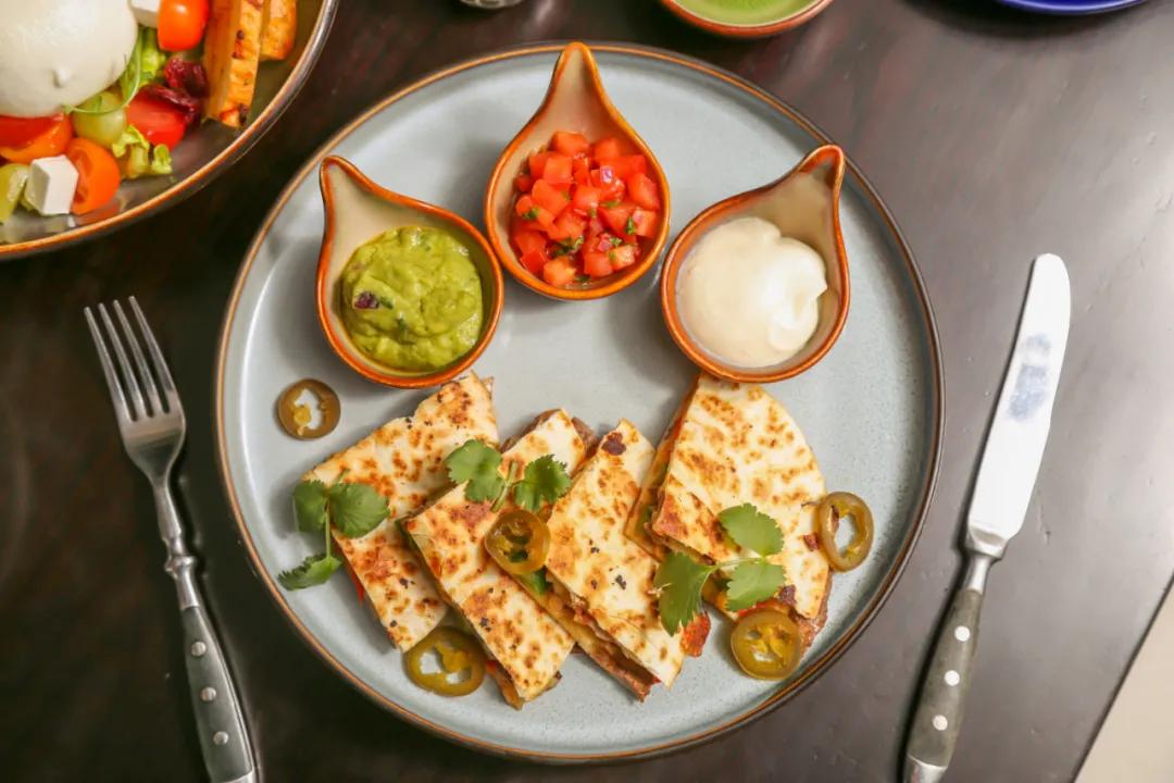 没想到,我竟被1个汉堡电到了……