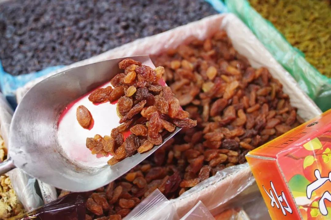 直端零食店“老巢”！好逛到两只手都拿不下