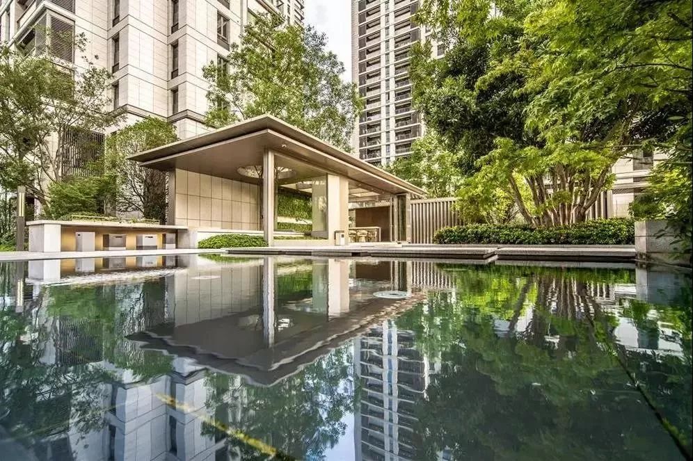 别再见女的就喊美女,见房子就称豪宅,盘一盘上海真正豪宅产品系