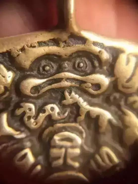 九宫八卦牌可以放床头吗,如何买到好的九宫八卦牌